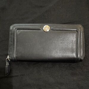 Vintage Coach Black zip around  Wallet with Silver Logo